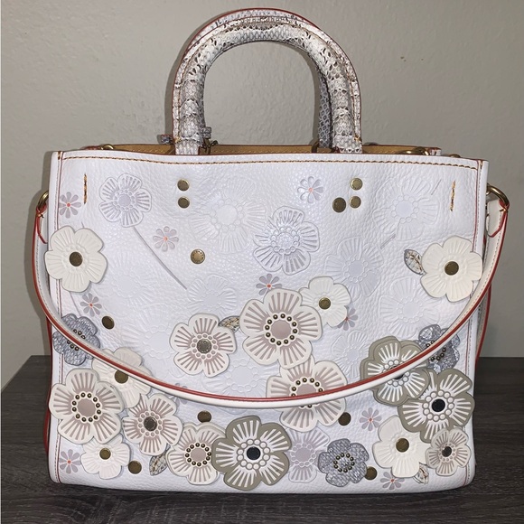 Coach Rogue 30/31 - Picture 2 of 4